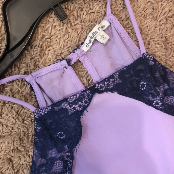 Romper with lace detail - Picture 2 of 6